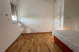 NOVOGRADNJA U NJIVICAMA S PREDIVNIM POGLEDOM NA MORE, Omišalj, Apartamento