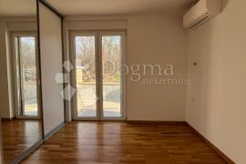 NOVOGRADNJA U NJIVICAMA S PREDIVNIM POGLEDOM NA MORE, Omišalj, Apartamento