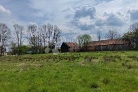 ZEMLJIŠTE U STRESS FREE ZONI s ucrtanim objektom, Karlovac - Okolica, Terreno