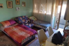 Šibenik - Stan s pogledom na more, Šibenik, Apartamento