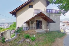 Kuća prodaja 500m2 Ul.Trebevićka prizemlje poslovni i 3 sprata stambena, 3 ulaza, plac 412m2, Novo Sarajevo, House