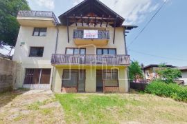 Kuća prodaja 500m2 Ul.Trebevićka prizemlje poslovni i 3 sprata stambena, 3 ulaza, plac 412m2, Novo Sarajevo, Maison