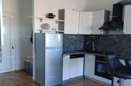 Stan Prodaje se novo namješten trosoban stan u Brtonigli, Poreč, Διαμέρισμα