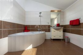 ISTRA, MEDULIN Velika apartmanska kuća!, Medulin, Σπίτι