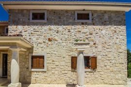 OTOK KRK, DOBRINJ- Luksuzna vila u mediteranskom stilu, Dobrinj, Famiglia