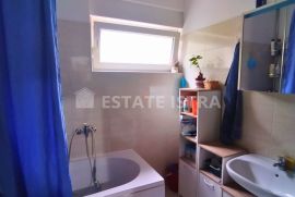 Fažana stan u prizemlju,novogradnja , 450 m od mora, Fažana, Apartamento