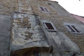 ISTRA, MOTOVUN - Kamena starina za adaptaciju, Motovun, Famiglia