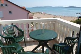 Srima - Atraktivna apartmanska kuća uz more, Vodice, Kuća