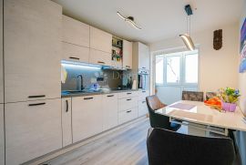 Prekrasan stan na Bulevardu, Rijeka, Apartamento