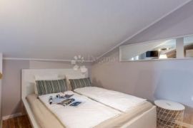 Uhodana atraktivna turistička nekretnina s 4 apartmana, Rijeka, Appartamento
