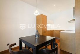 Cvjetni luksuzan trosoban stan s garažom, Zagreb, Apartamento