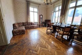 OPATIJA - stan u austrougarskoj vili, 200 m2, Opatija, Stan
