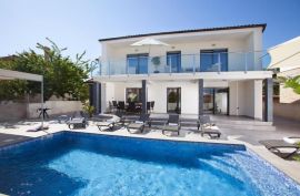 Lijepa kuća za odmor sa bazenom, Medulin, Istra, Medulin, بيت