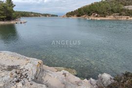 Šolta, Nečujam - nedovršena kuća sa pogledom na more, Šolta, Casa