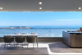 Stan Luksuzni dvokatni stan s bazenom i pogledom na more, Poreč, Appartement