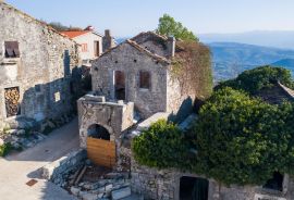 Tri kuće za adaptaciju sa predivnim pogledom, Pićan, Istra, Pićan, Maison