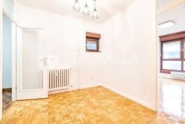 Zagreb, Savica, adaptiran trosobni stan 74,50 m2, Zagreb, Appartamento