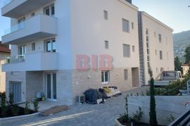 OPATIJA,LUKSUZAN STAN ,2S+DB,VELIKA TERASA,VRT,GARAŽNO MJESTO,BLIZU CENTRA I MORA, Opatija, Apartamento