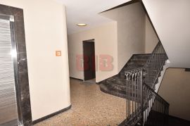 OPATIJA-CENTAR,LUKSUZAN STAN,VELIKA KROVNA TERASA ,2 GARAŽNA MJESTA,LIFT, Opatija, Appartement