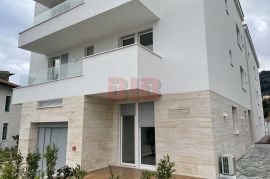 OPATIJA,LUKSUZAN STAN ,3S+DB,I KAT,LIFT,GARAŽNO MJESTO I 2 PARKINGA,BLIZU CENTRA I MORA, Opatija, Apartamento