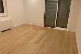 OPATIJA,LUKSUZAN STAN ,3S+DB,I KAT,LIFT,GARAŽNO MJESTO I 2 PARKINGA,BLIZU CENTRA I MORA, Opatija, Apartamento