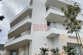 OPATIJA,LUKSUZAN STAN ,3S+DB,I KAT,LIFT,GARAŽNO MJESTO I 2 PARKINGA,BLIZU CENTRA I MORA, Opatija, Wohnung