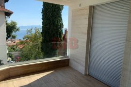 OPATIJA,LUKSUZAN STAN ,3S+DB,I KAT,LIFT,GARAŽNO MJESTO I 2 PARKINGA,BLIZU CENTRA I MORA, Opatija, Kвартира