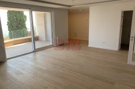 OPATIJA,LUKSUZAN STAN ,3S+DB,II KAT,LIFT,GARAŽNO MJESTO I 2 PARKINGA,BLIZU CENTRA I MORA, Opatija, Appartment