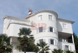 OPATIJA -IČIĆI, VILLA SA 3 LUKSUZNA STANA,200 METARA OD MORA, Opatija, Casa