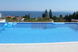 OPATIJA -IČIĆI, VILLA SA 3 LUKSUZNA STANA,200 METARA OD MORA, Opatija, بيت