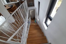 Opatija-Ika stan 99 m2, dvoetažni 2S+DB, Opatija - Okolica, Apartamento