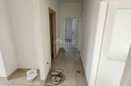 ISTRA, VALBANDON- FAŽANA Veliki stan s vrtom! PRILIKA!, Fažana, Appartment