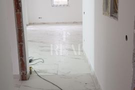 KRK-BLIZINA UVALE SOLINE, 2S+DB OD 67 m2, PARKING, DVA BALKONA, Dobrinj, Διαμέρισμα