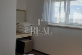 RAB-STAN OD 92 m2 U NARAVI PODIJELJEN NA DVA STANA, Rab, Appartment