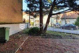 Sesvete stambeno poslovna kuća 290 m2 na zemljištu od 616 m2, Zagreb, Commercial property