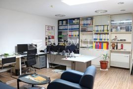 Firule, atraktivan poslovni prostor (208 m2), Split, Ticari emlak