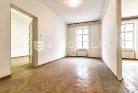 Zagreb, Centar, višesoban poslovni prostor/stan, 250 m2 na 3. katu + lift, Zagreb, Immobili commerciali