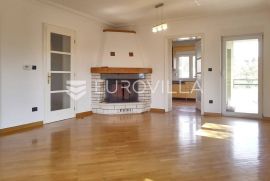 Pantovčak, Goljak, luksuzan višesobni dvoetažni stan za najam, 200 m2, Zagreb, Appartement