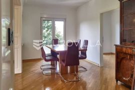 Pantovčak, Goljak, luksuzan višesobni dvoetažni stan za najam, 200 m2, Zagreb, Appartment