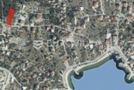 Trogir, Vinišće, atraktivno građevinsko zemljište 1209 m2, Marina, Terreno