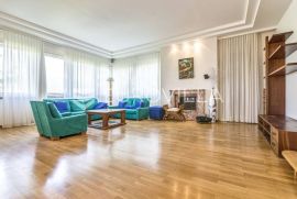 Zagreb, Šestine, najam luksuzna vila na tri etaže površine 500m2 s perivojem, Zagreb, Kuća