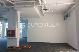 Centar, poslovni prostor za zakup 238 m2 u poslovnoj zgradi, Zagreb, Propiedad comercial