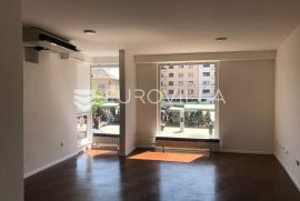 Kvaternikov trg, ulični poslovni prostor 107 m2 za prodaju, Zagreb, Commercial property