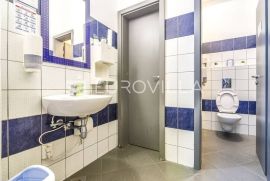 Branimirova, poslovni prostor 812 m2 + 13 vanjskih parkirnih mjesta, Donja Dubrava, Commercial property