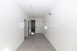 Trosoban stan u prizemlju, 50m od mora u predivnom Zadru, Zadar, Apartamento