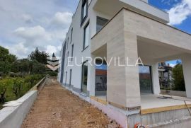 Trosoban stan u prizemlju, 50m od mora u predivnom Zadru, Zadar, Appartment