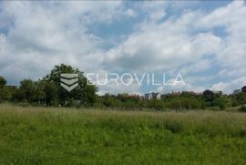 Mikulići, građevinsko zemljište površine 850 m2, Zagreb, Terreno