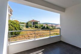 Trogir okolica - moderan dvosoban stan s pogledom na more (S32), Seget, Appartement