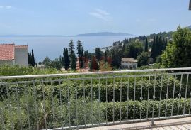 OPATIJA-IČIĆI,KUĆA SA VEĆIM STANOM ,4 APARTMANA I GARAŽOM,200 METARA OD MORA, Opatija, Kuća