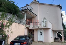 OPATIJA-IČIĆI,KUĆA SA VEĆIM STANOM ,4 APARTMANA I GARAŽOM,200 METARA OD MORA, Opatija, Дом